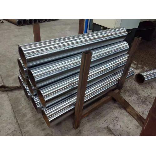 cold drawn honed tubing SAE1045 seamless steel tube for hydraulic cylinder Factory