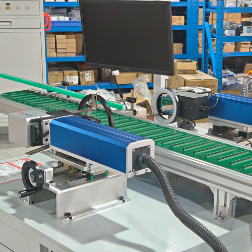 Máquina de marcação a laser de fibra Mopa em linha