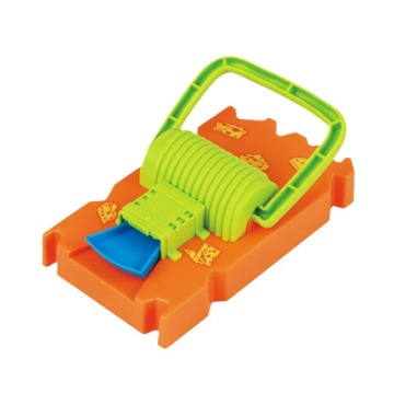 Interactive Desk Pranks: EPT Dollar Toys, Tricky Mouse Traps, and Novelty Biting Mini Games