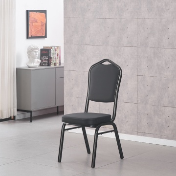 Silla de banquete negra para espacios multifuncionales