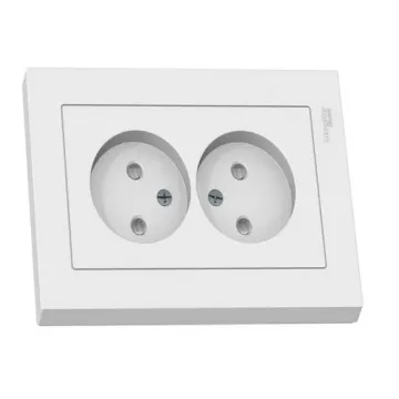 Белая 2-местная немецкая евророзетка