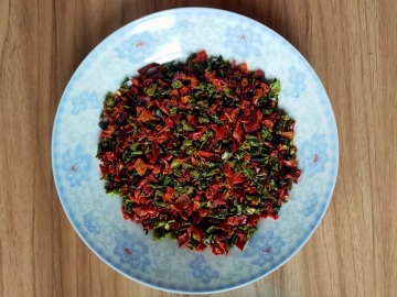 AD green and red pepper