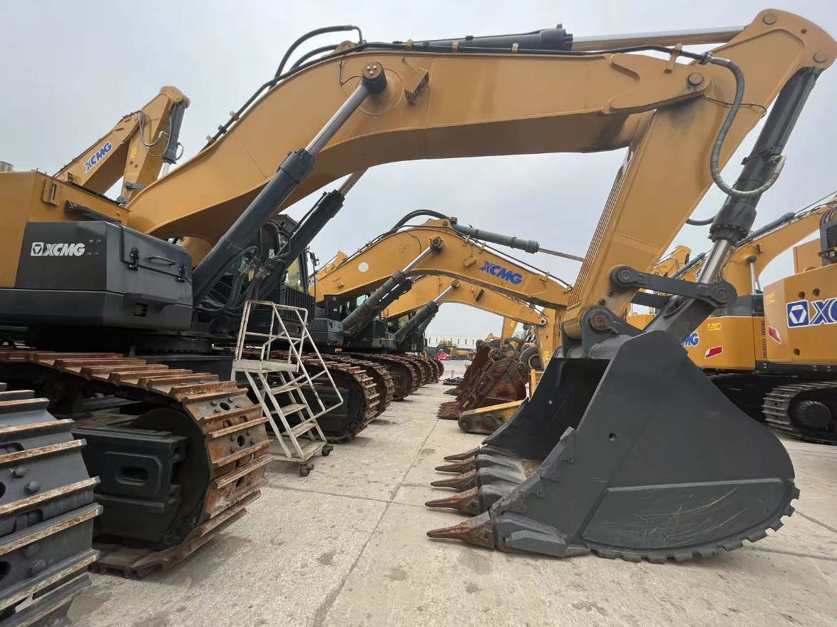Used XCMG XE950D crawler excavator
