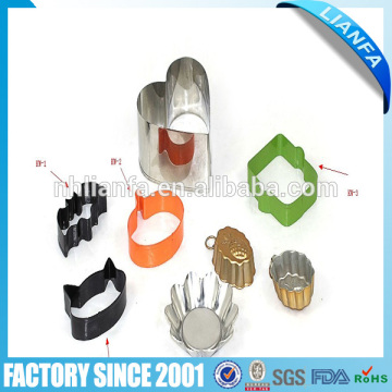 Metal cake cutter