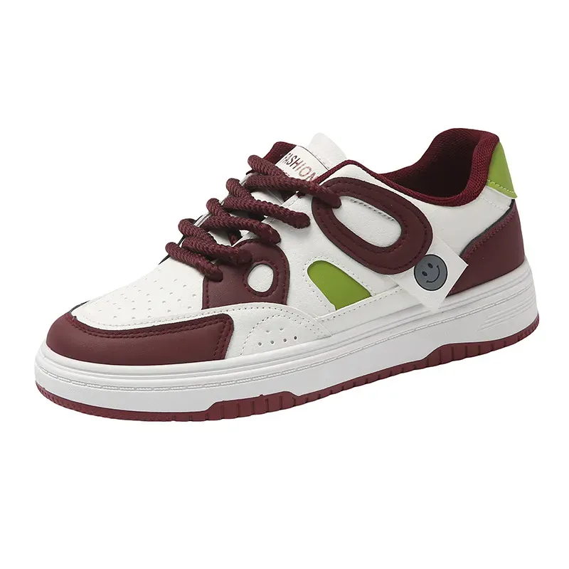 Latest Fashion Flat Soled Sports Shoes Wholesale