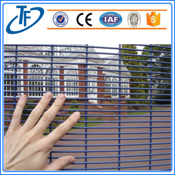 Durable 358 Antikletterzaun