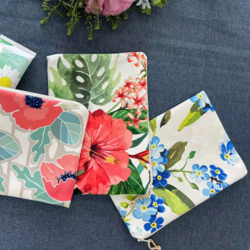 Custom Printed Multifunctional Square Wrapping Fabric: Organic Cotton & Polyester - Style Meets Protection
