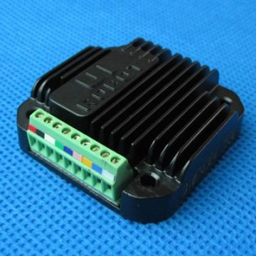 Controller del motore a fase programmabile con CAN 2.0