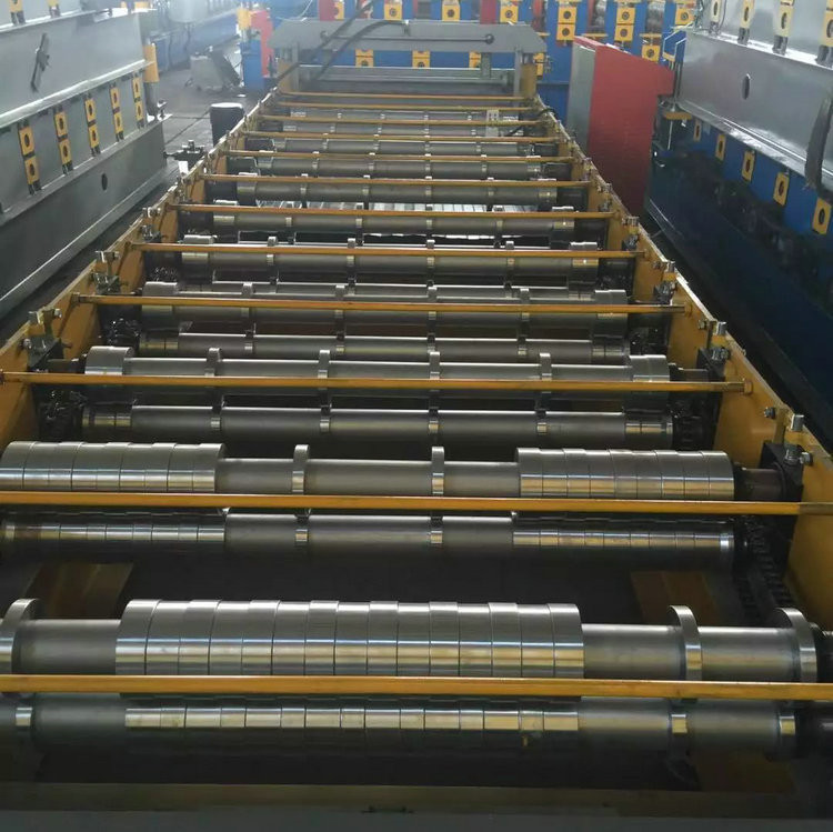 Steel floor deck roll forming machine