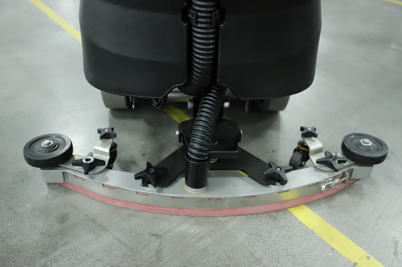 Industrial floor scrubber