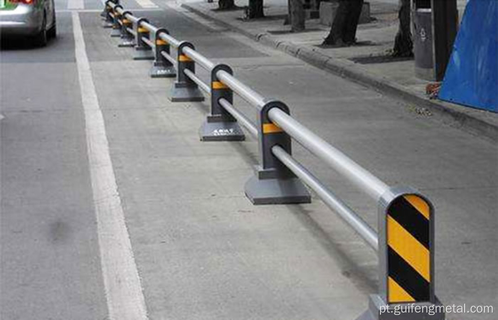 Railings de tráfego isolado de aço zinco em estacionamentos