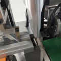 Máquina de corte de final de final de zíper de nylon automático com zíper de nylon