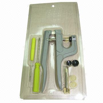 Snap pliers work with different type of plastic snap button on home use