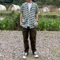 Camicia floreale in stile hawaiano leggero e ventilato