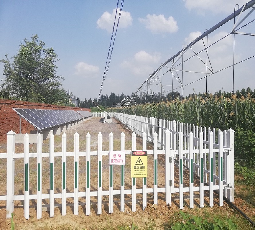 center pivot irrigation system with solar power