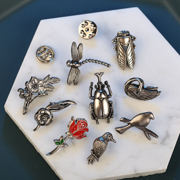 Cute Vivid Flying Fledgling Animal Enamel Bee Bird Lapel Pin - Gift for Men and Women