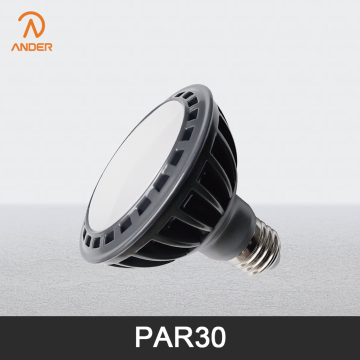 使用中性光 PAR30 提供舒适的广域照明