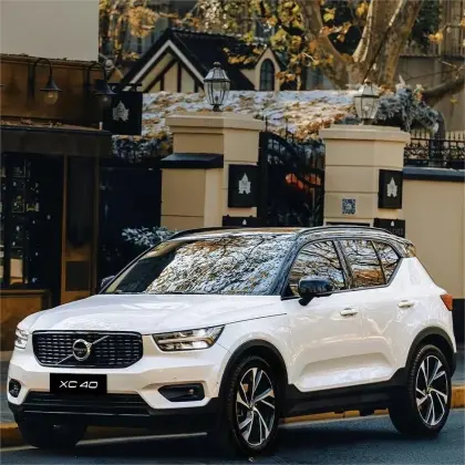 Volvo XC40 2.0T B3 FWD: Fashionable Compact SUV with Dual Clutch Performance