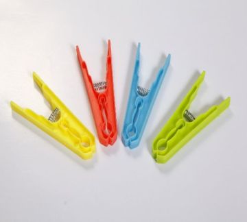 Mini Plastic Clothes Pegs