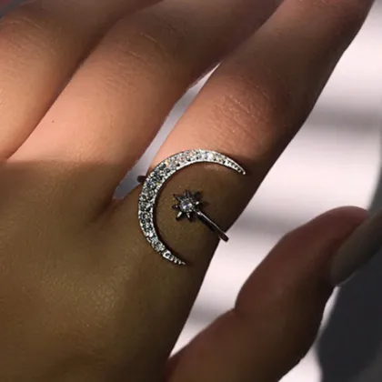 European and American Fashion: Metal Star Moon Ring Inspired by the Diamond Moon Design