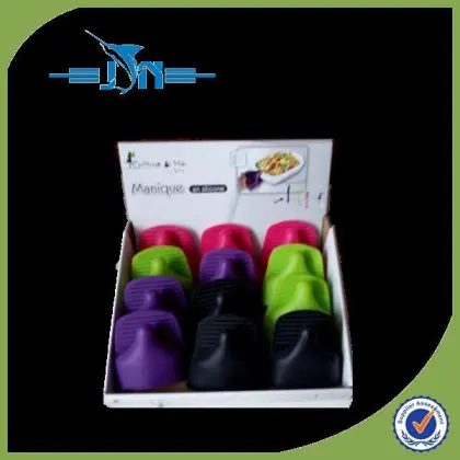 Plastic oven mitts microwave oven