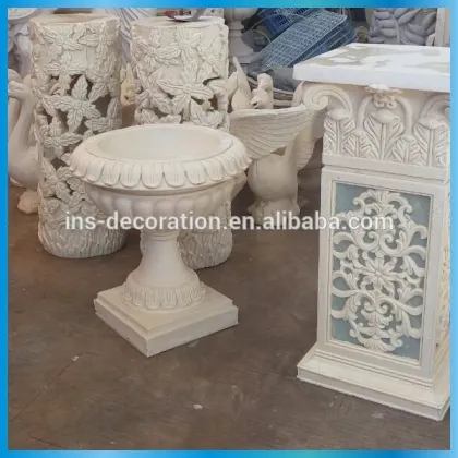 Garden decorative vases and urns