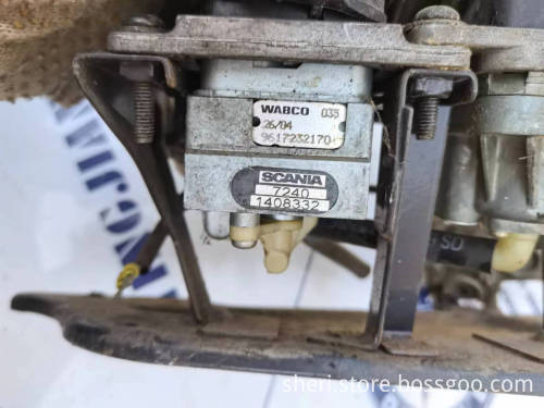 Used Hand Brake Valve in Good Condition for SCANIA Trucks - Part No. 9617232170