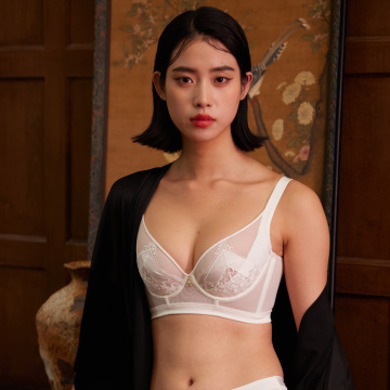 Reggiseno il lato reggiseno su misura