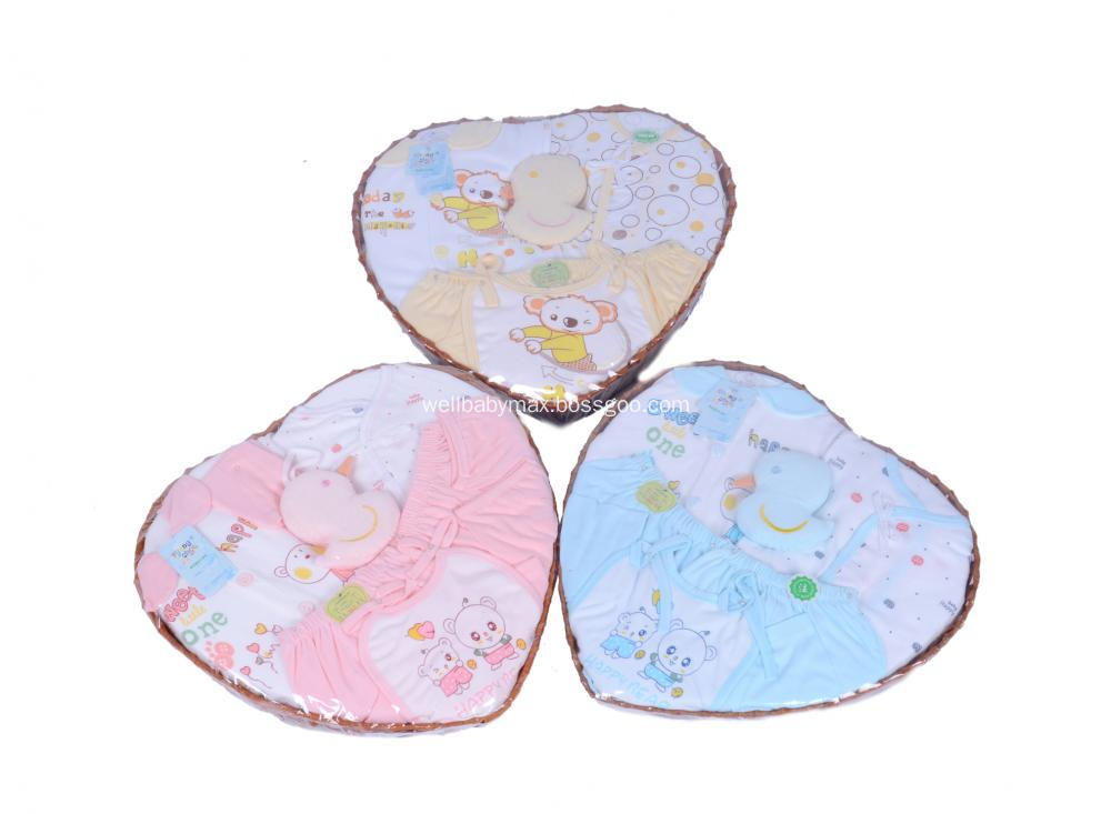 Baby Clothes Set with Heart- Shaped Box Packing