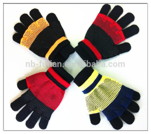 FT Fashion Hot Selling Two In Set Print Children Magic Gloves With Dots