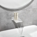 Hotel Design Waterfall Spout for Basin & Bathtub