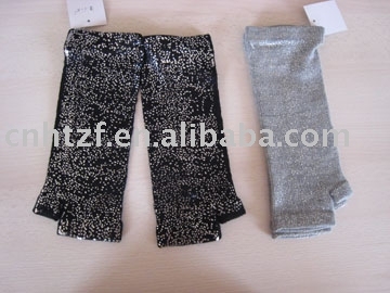 knitted fingerless gloves with offset printing