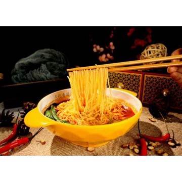 Makkalangan makkajo&#39;xori qorni noodles