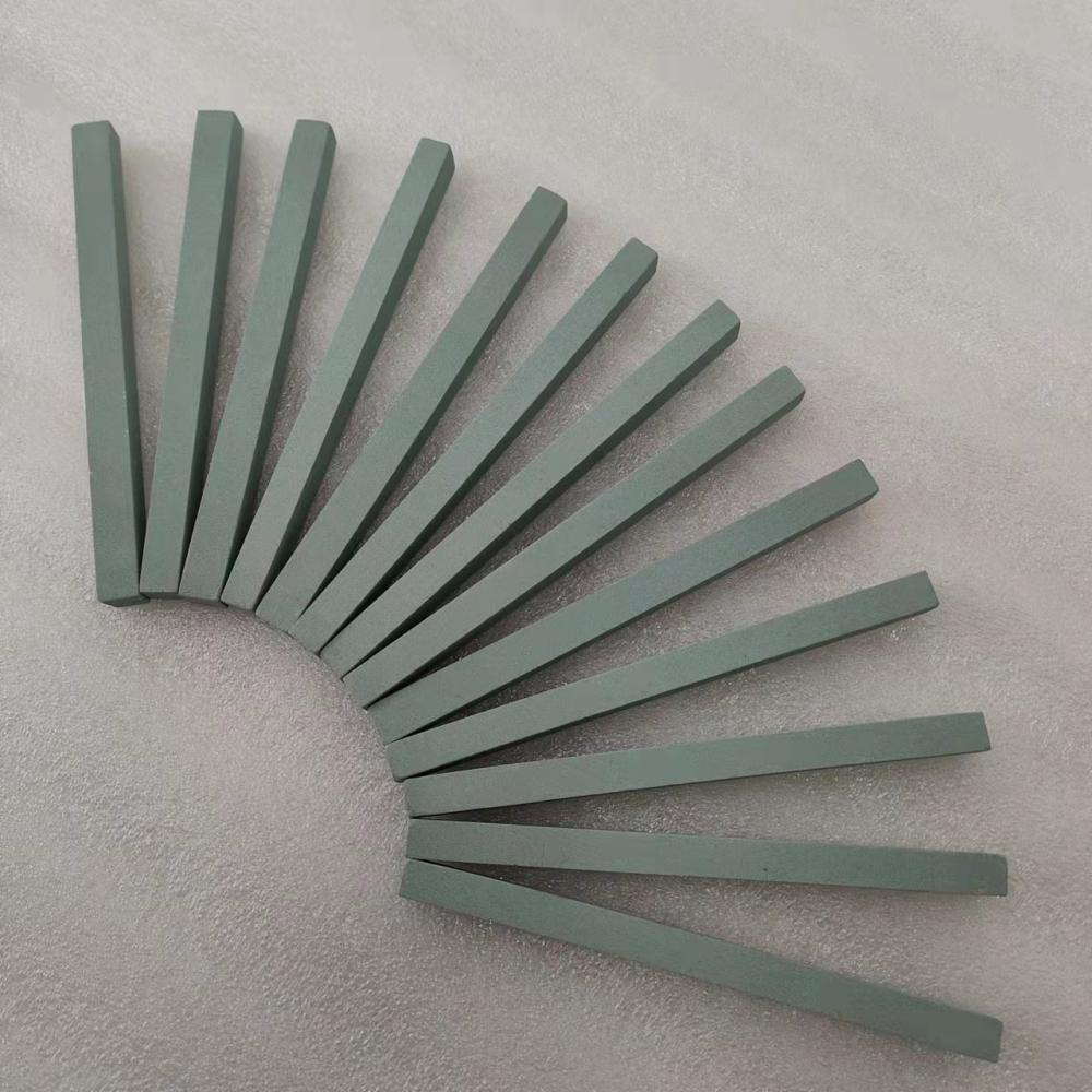 Green silicon carbide oilstone