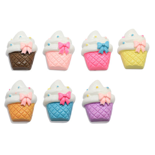 Cupcake in resina Dessert Popsicle Cabochons Flatback Kawaii Bowtie Decor Dollhouse Cupcake Charms Accessori per scrapbooking