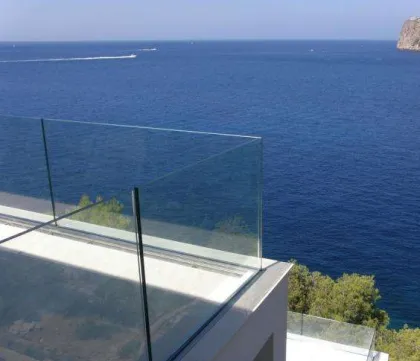 Greensee Professional Buyer: Cost-effective Customized High Quality Balcony Full Glass Guardrail