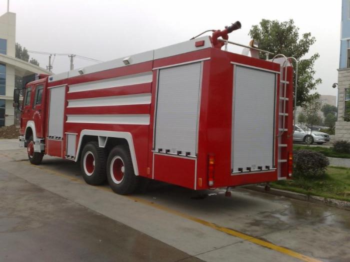 Isuzu 6x4 Fire Truck 4