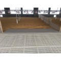 Slat system in poultry