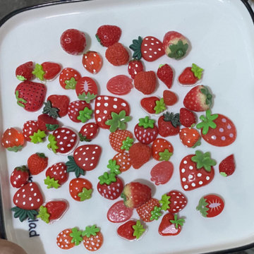 Assortiment de qualité supérieure de l&#39;artisanat de fruits à dos plat à la fraise pour l&#39;ornement de centre en arc de cheveux