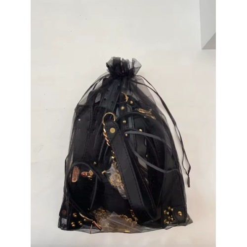 Настоящий набор сдержанности пары из кожи