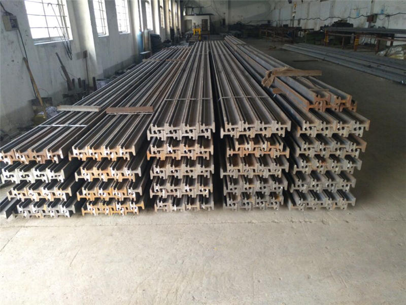 Center Beam for Expansion Joint