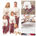 Urso polar do pijama de natal da família