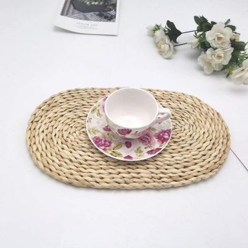 Placemats tissés de la paille de maïs - Tampons anti-skids résistants à la chaleur polyvalents (ensemble de 2)