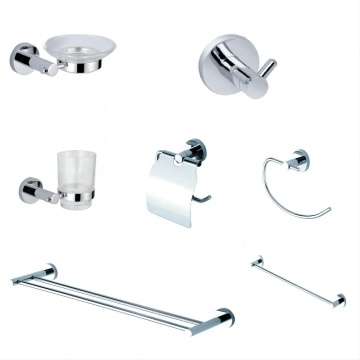 Ensemble d'accessoires de salle de bain en acier inoxydable à 7 pièces.