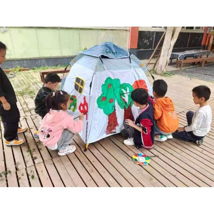 Konên otomatîk ên derveyî zarokan kon lîstin