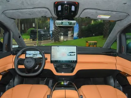 2024 Geely LEVC L380 large MPV electric new energy pure electric vehicle 8-seat 6-seat MPV