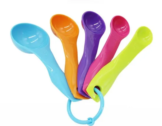 Colorful plastic digital measuring spoon