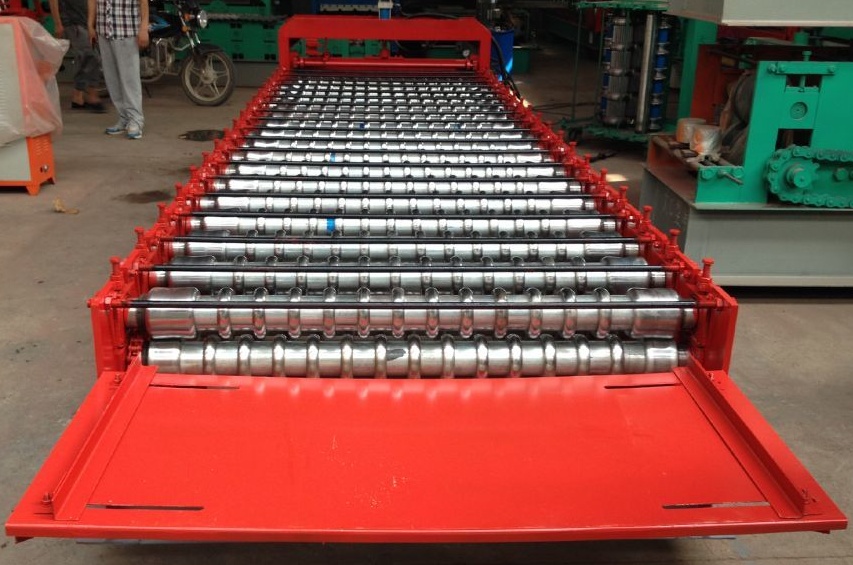 the rollers of corrugated panel roll forming machine