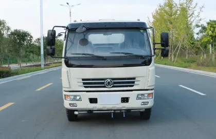 Brand New Dongfeng 8000L pesticide spraying truck
