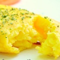 Omelete de ovo mexido macio (queijo)